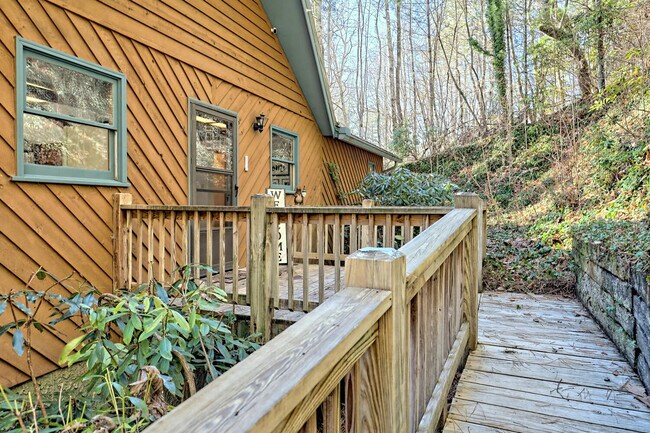 Photo - 1021 Saddle Back Cir