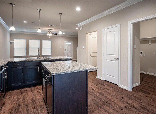 2708 Vine Ct