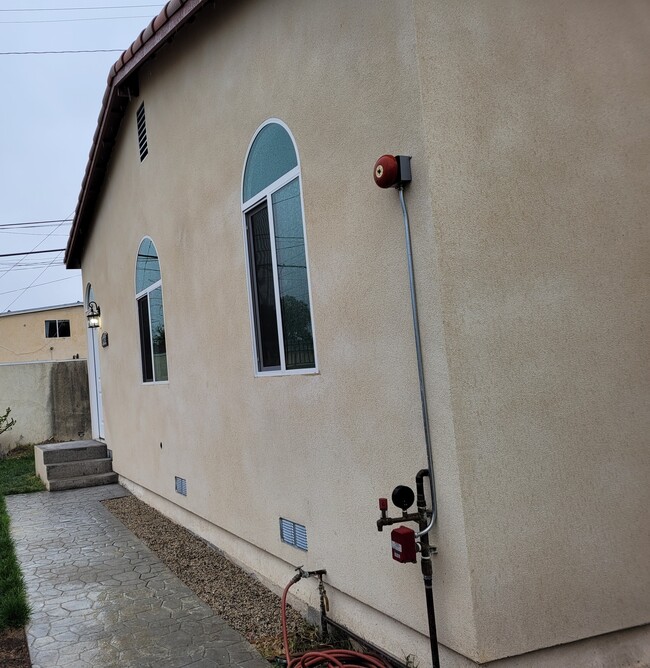 Photo - 8983 State St Unit B