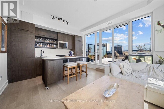 Photo - 560 Rideau St Unit 713