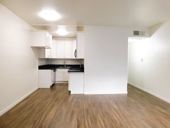 Photo - Magnolia Gardens