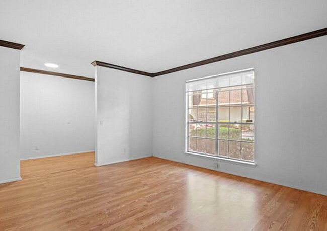 Building Photo - 7834 Broadway-278.9 Unit 278.9