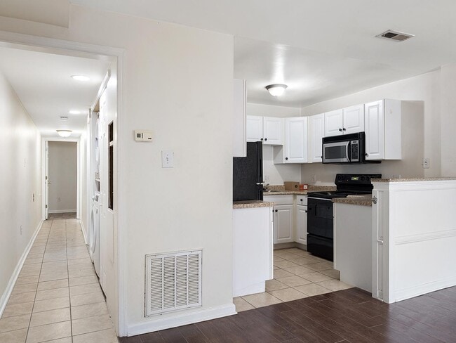 Photo - Bright Eckington apartment 15 min walk from NoMa-Gallaudet Metro