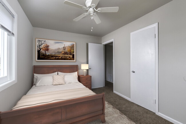 Pointe at River City