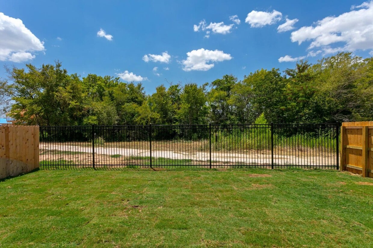 3 bedroom 2 bath 2 car garage - 3 bedroom 2 bath 2 car garage