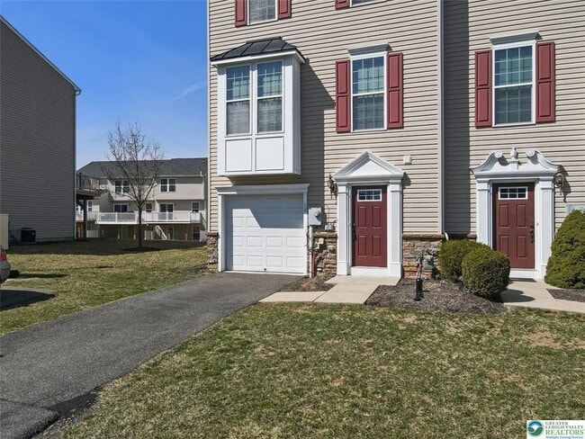 Photo - 10 White Rose Lane