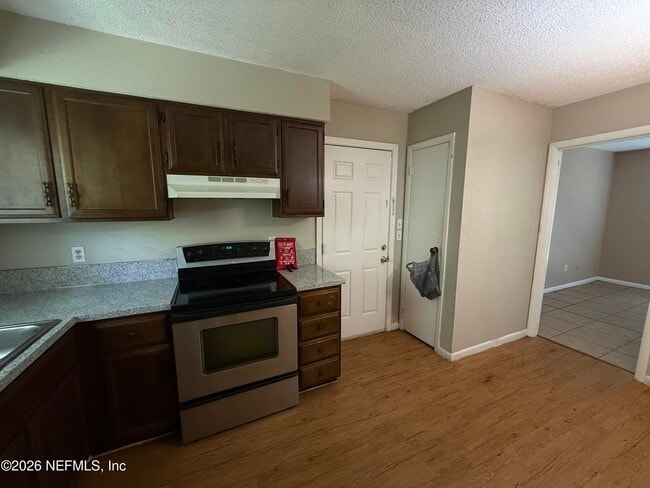 Photo - 808 Meadowbrook Dr