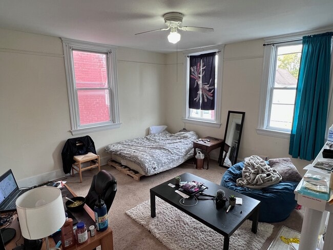 Photo - 2374 Victor St