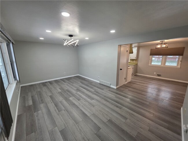 Photo - 2938 Lyell Rd