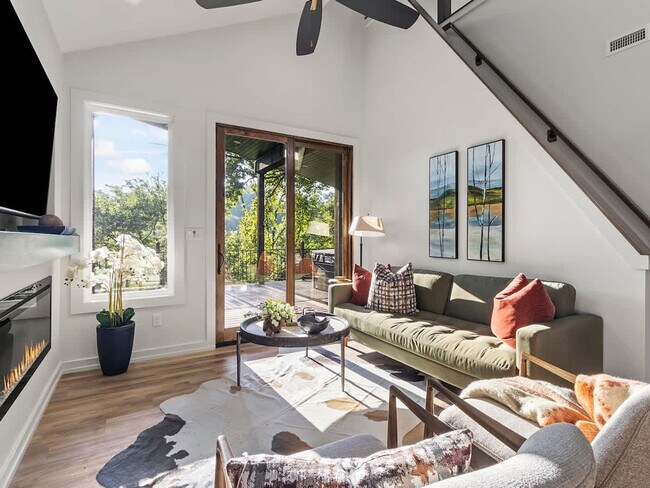 Building Photo - 2104 Almand Dr Unit ID1369205P