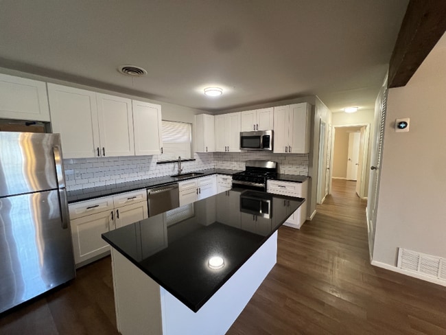 Photo - 1623 Parkdale Dr