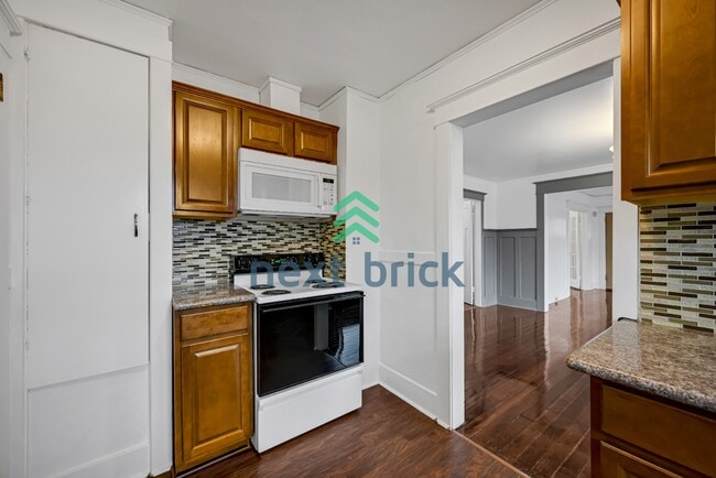 Photo - 3 BED & 2 BATH SINGLE FAMILY HOUSE FOR RENT