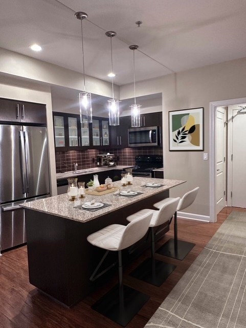 Metropolitan 11- Kitchen - Metro67 Rental