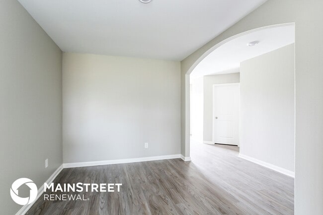 Photo - 25213 Dickens Dr