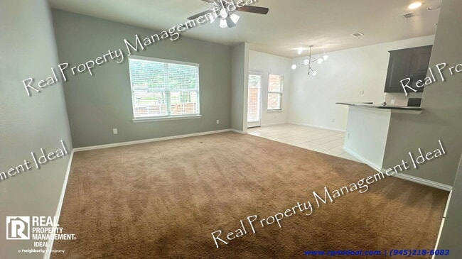 Photo - 304 Basil St