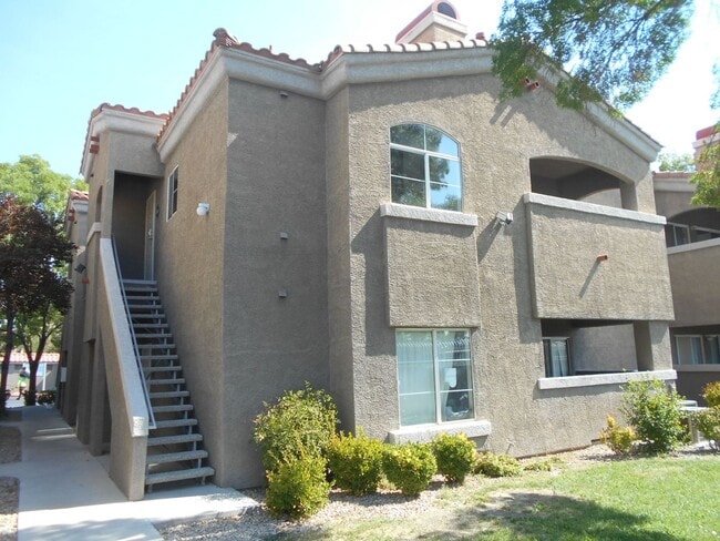Photo - Spacious 2 Bedroom Condo Ready To Move-In! Unit 2025