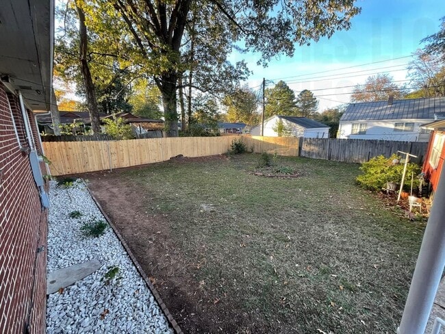 Photo - 1103 E 2nd St