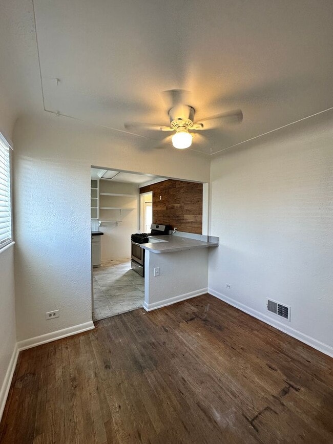 Awesome ranch style home 2bed+2offices 2ba... - Awesome ranch style home 2bed+2offices 2ba...