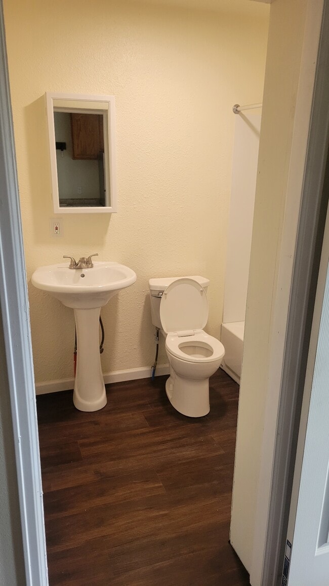 Photo - 303 S 2nd St