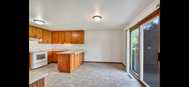 Photo - 656 Menlo Park Rd