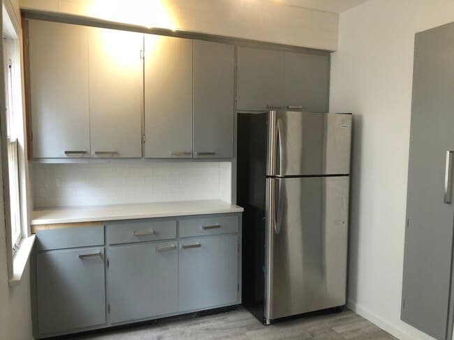 Building Photo - 2264 Northland Ave Unit 2262 Northland Ave.