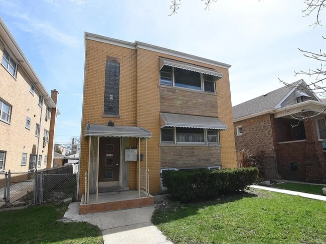 Building Photo - 2915 N Austin Ave Unit 1