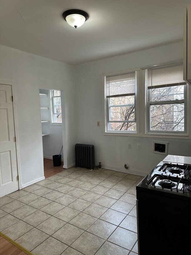 10 Montrose Ter Apartments Unit 2nd Floor Irvington, NJ