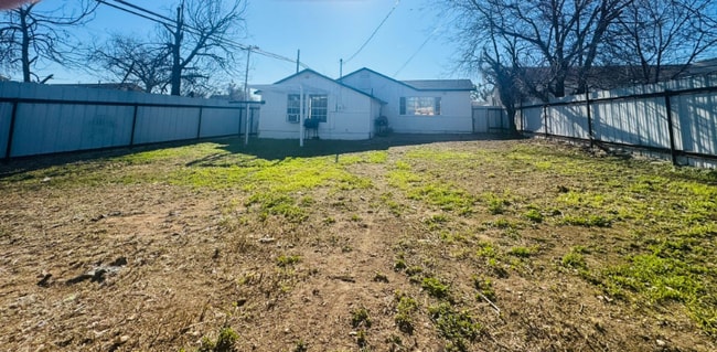 Photo - 2102 Webster St