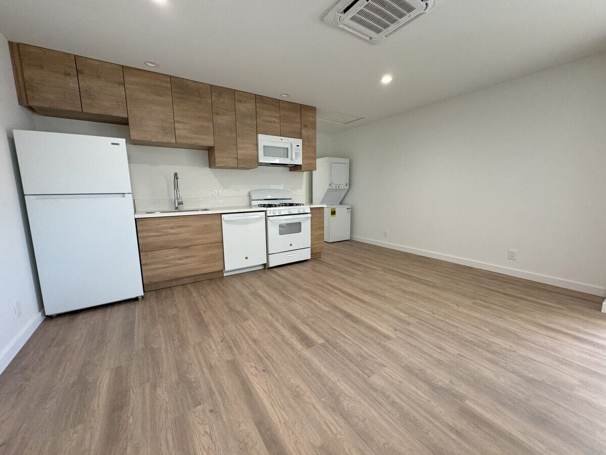 Photo - NewB SDS T 317-319 Unit 317