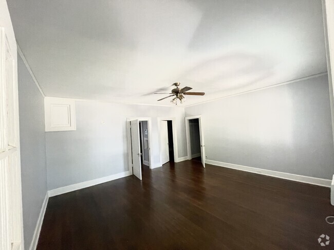 Building Photo - 426 W Huisache Ave Unit 1 BR 1 BA Rental