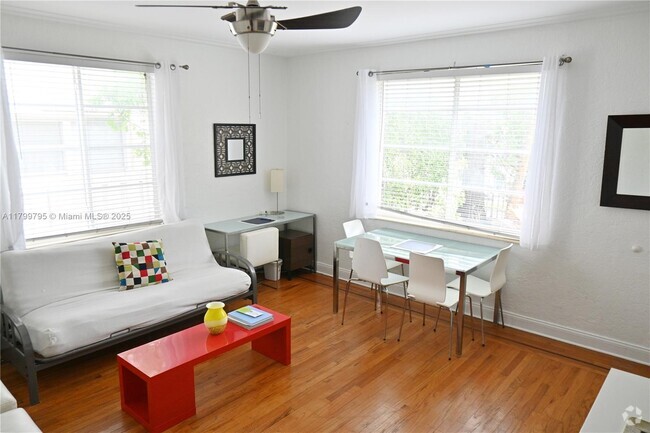 Building Photo - 928 Euclid Ave Unit 1 Rental