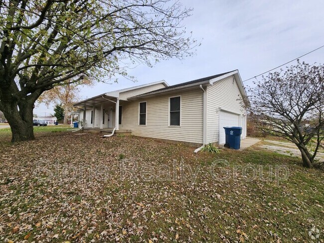 Building Photo - 3026 S 8th St Rental