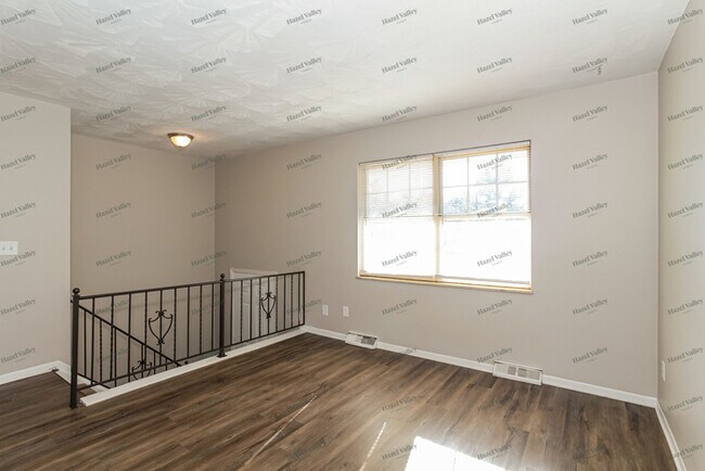 Photo - 6924 Sayler Ave