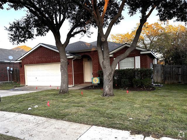 Building Photo - 3913 Chimney Rock Dr Rental