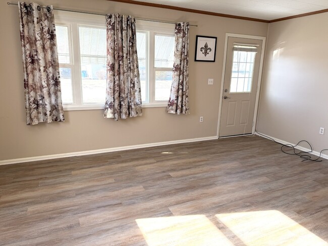 Photo - 2007 Schuyler Dr