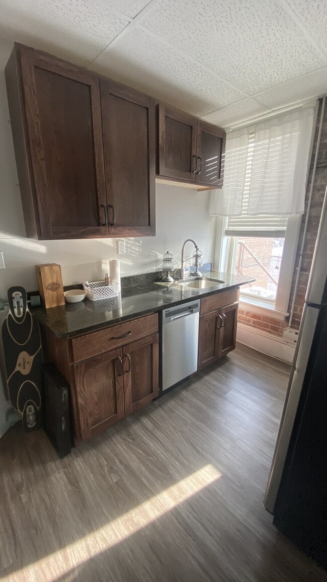 Photo - 400 Main St E Unit 5