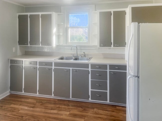 Photo - 935 E Ft Wayne St Unit B