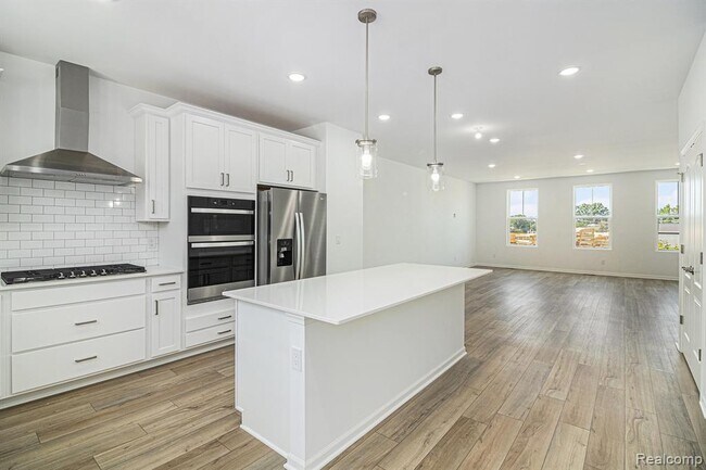 Photo - 43071 Atwood Ave