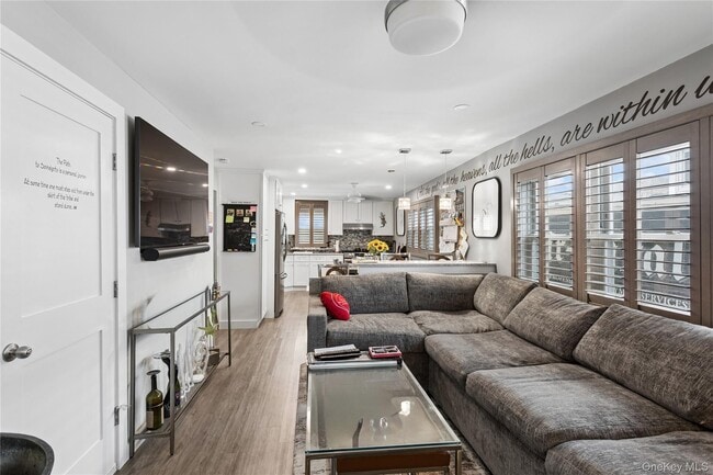 Photo - 31 Julian Pl Unit 1