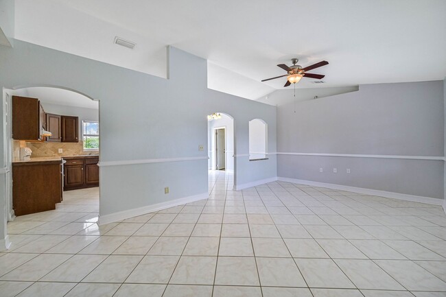 Photo - **3/2 House in San Carlos - Huge fenced backyard - City Water**