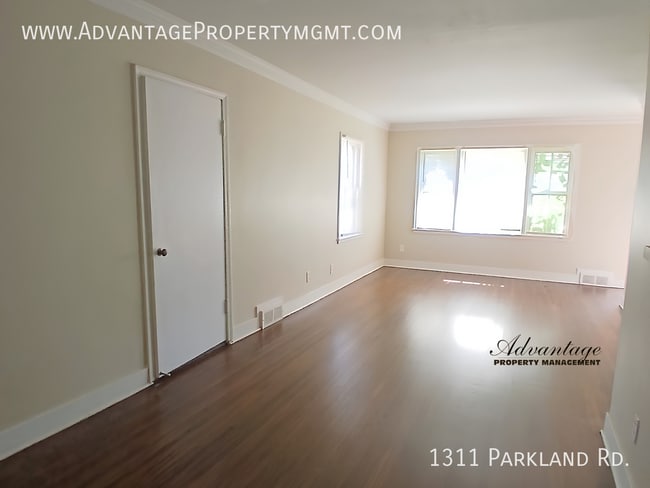 Photo - 1311 Parkland Rd