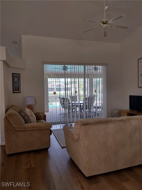 Photo - 449 Dundee Ct