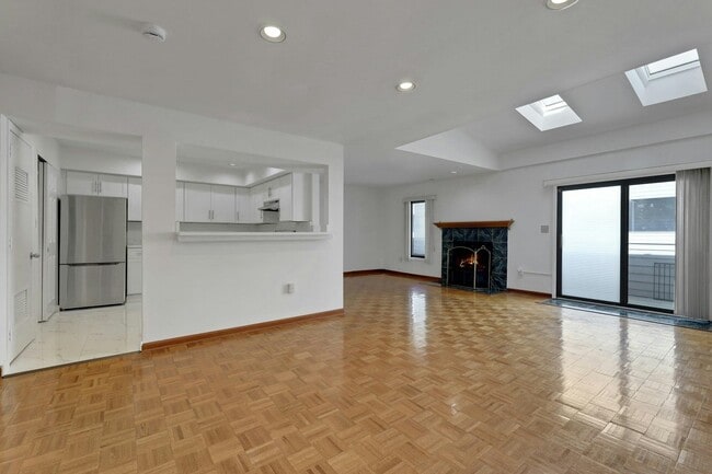 Photo - 806 Spinnaker Ct