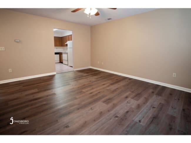 Photo - Kenwood Pointe Apartments: Washer and Drye...