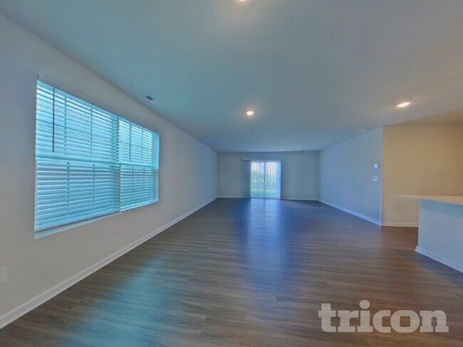 Photo - 1426 Cattleman Acrs Dr