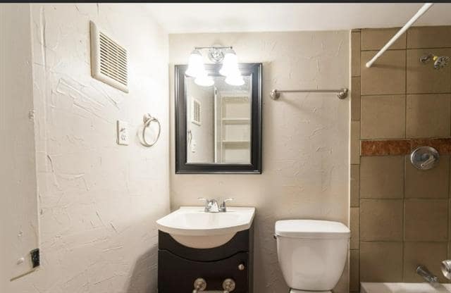 Photo - 1505 W Lovers Ln Unit 3