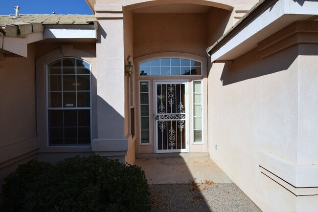 Photo - 3 Bedroom, 2 bath, 2 living areas, La Cueva area