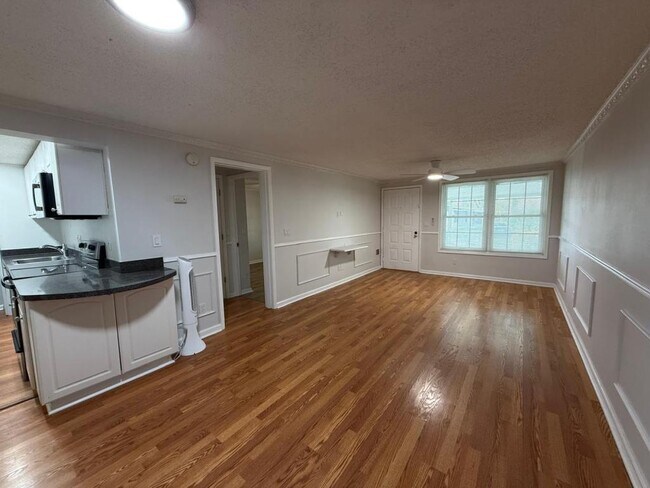 Photo - 4307 E Michigan St