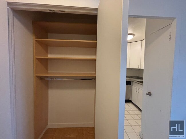 Photo - Fourth Avenue Unidad 17P