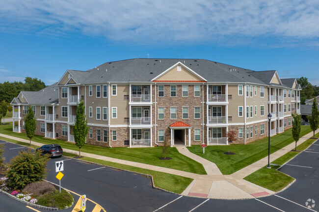 Building Photo - Westfield 41 Apartment Homes & Townhomes